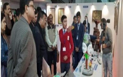 A memorable and inspiring moment when Honourable Education Minister Shri Dharmendra Pradhan observed my art model at the PPC event, Talkatora Stadium, New Delhi.”